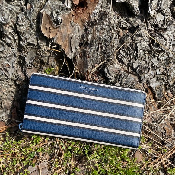 Kate Spade ♠️ classy zip around wallet💗 - Picture 2 of 8